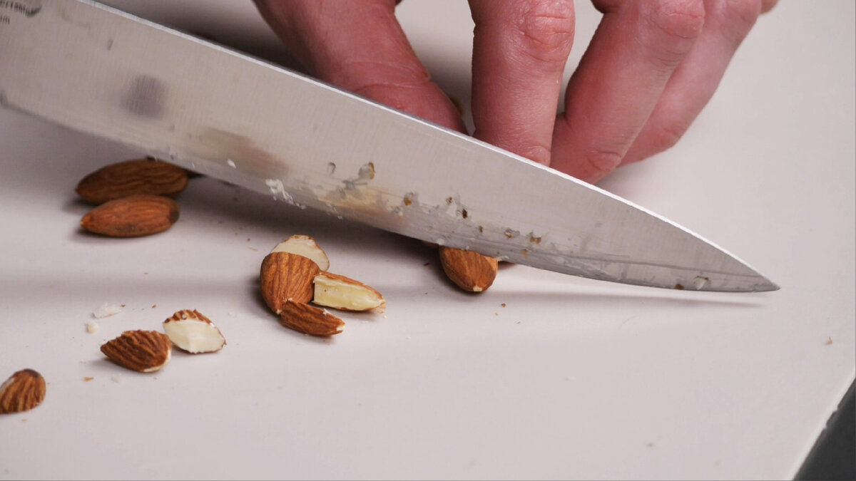 Листайте вправо 