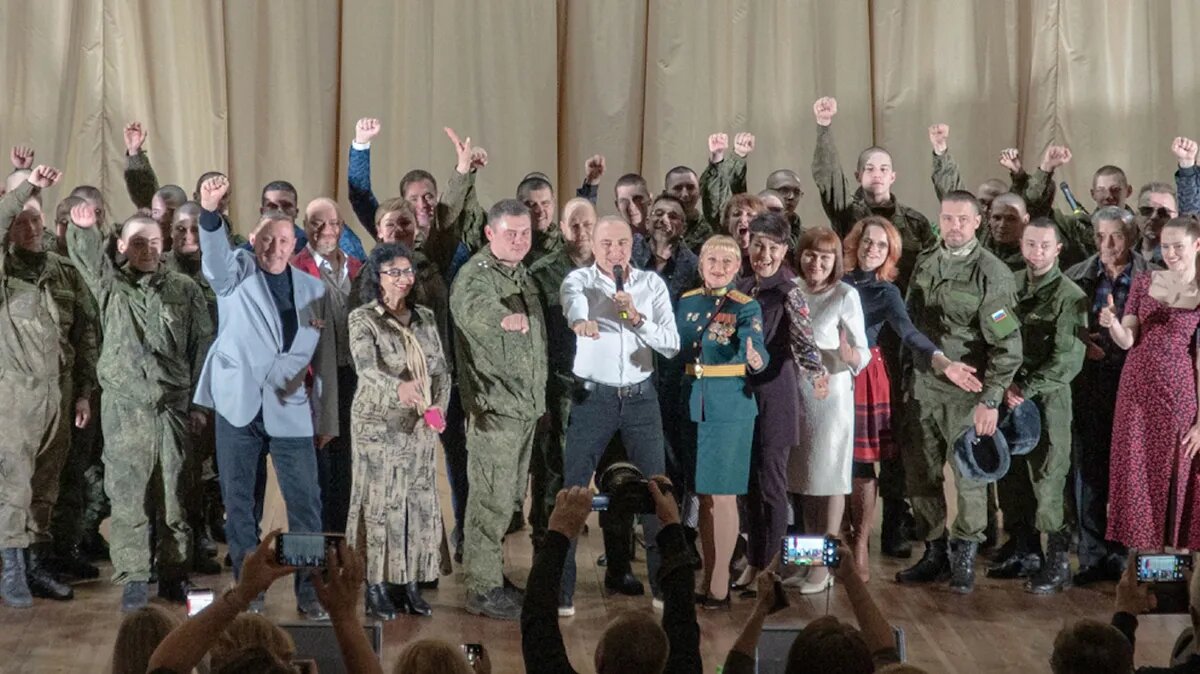 Фото: Сайт коллектива. Хор Турецкого с поклонниками