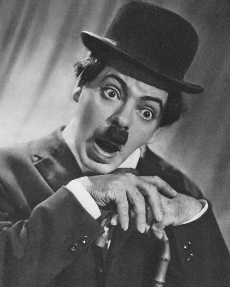 Райкин в образе Ч. Чаплина