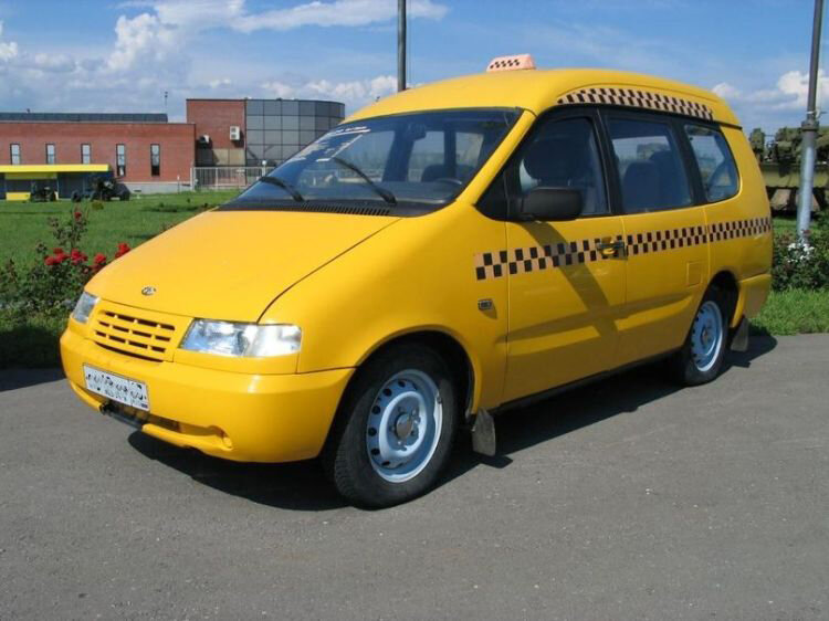 Тот же самый автомобиль, что и на верхнем фото, но снятый в 10-х годах (этот снимок я нашёл в интернете).