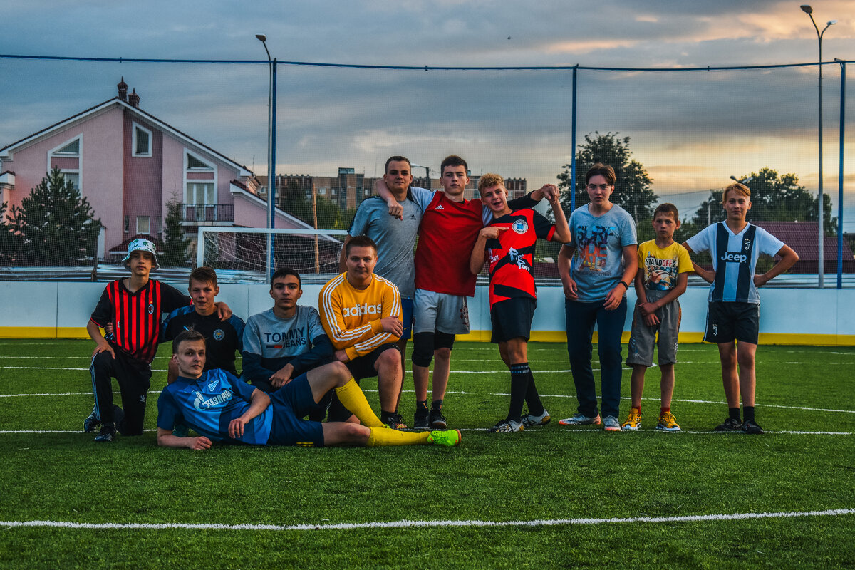 Наша команда на вечернем футболе