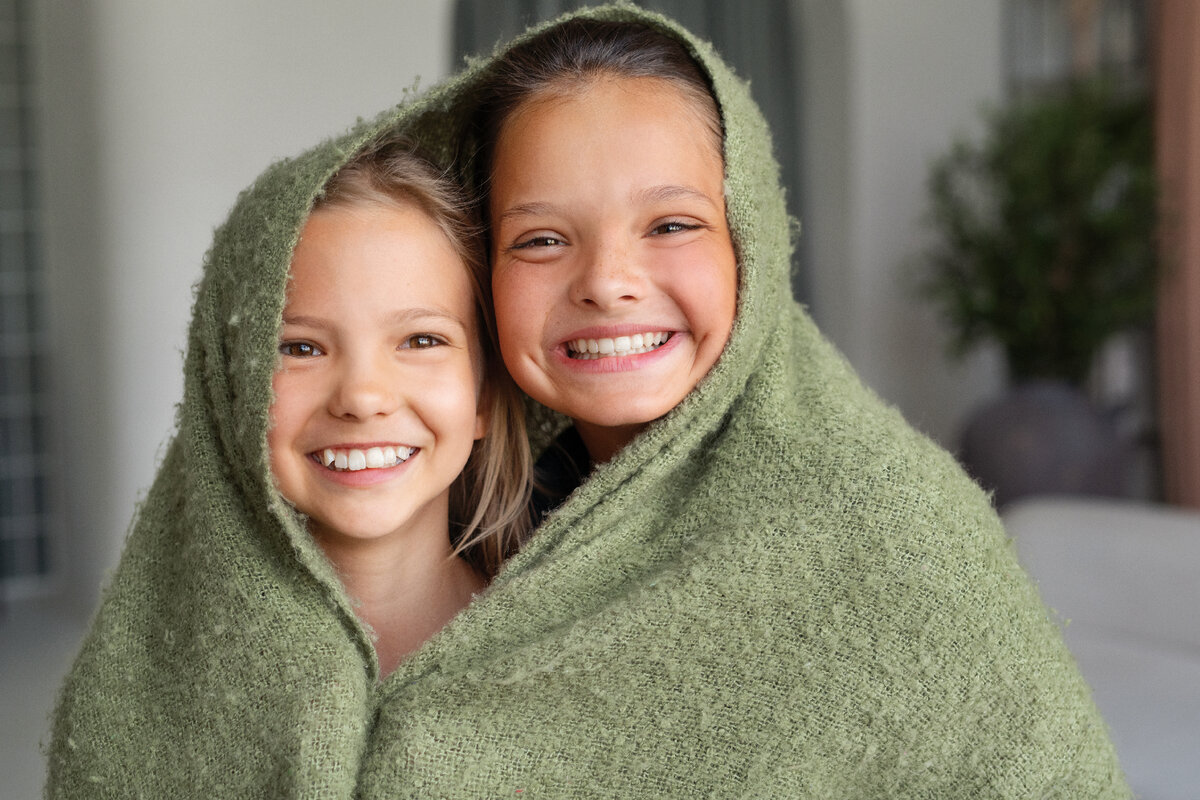Изображение от <a href="https://ru.freepik.com/free-photo/kids-playing-around-in-calm-and-cosy-spaces_30893472.htm#query=%D0%B4%D0%B5%D1%82%D0%B8%20%D0%B2%20%D1%81%D0%BF%D0%B0&position=16&from_view=search&track=ais">Freepik</a>