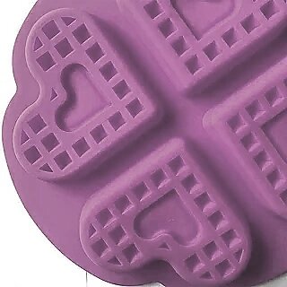 Недавно прикупленные силиконовые формочки для вафель таки дождались своей очереди)