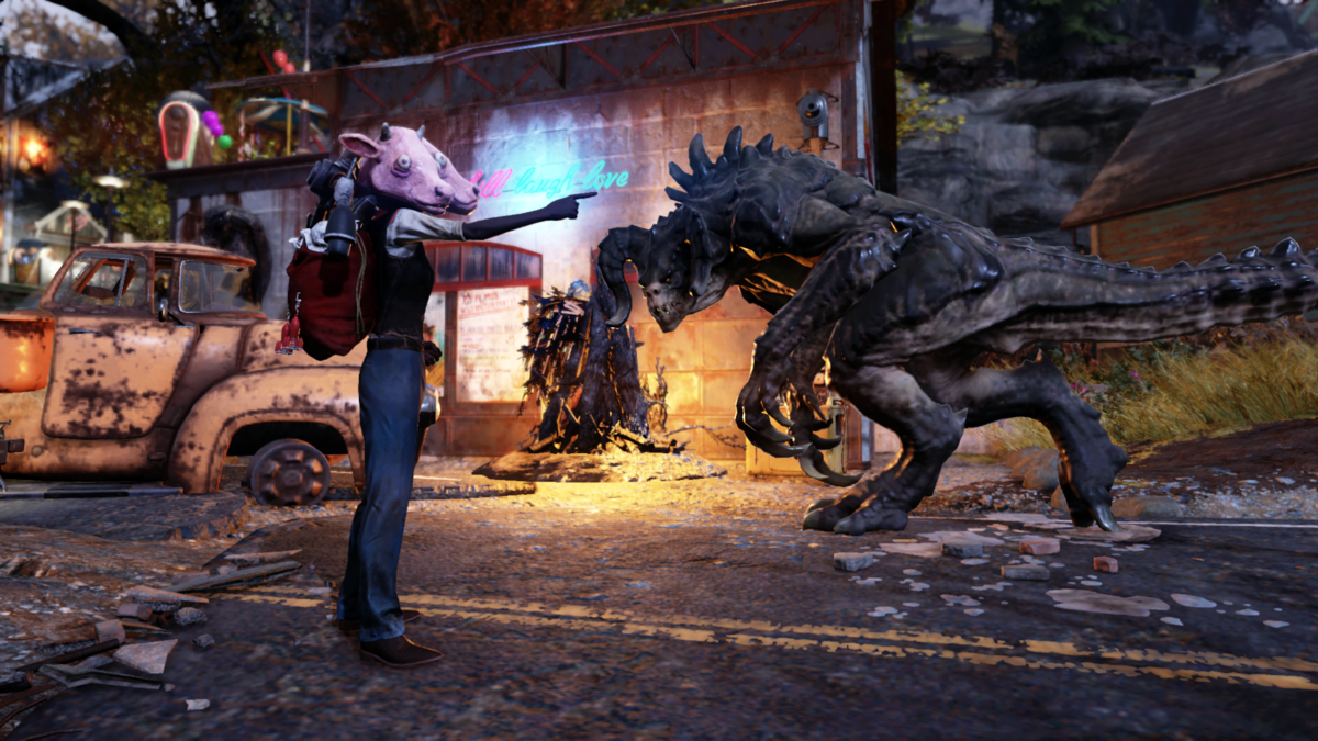 "Коготь смерти" - питомец в моем кампе в игре Fallout 76