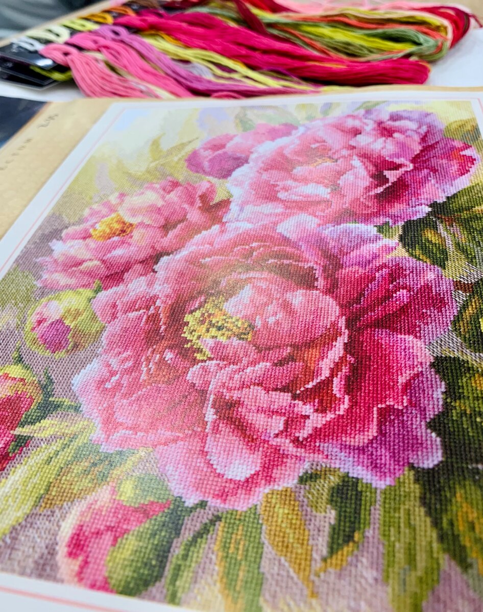 Схемы вышивки «розовые пионы»