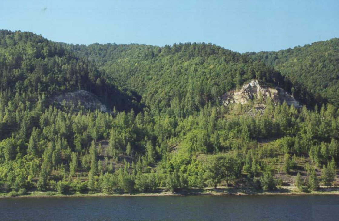 Гористая самара. Гора наблюдатель жигулевский заповедник. Самара горы жигули. Жигулевские горы тольятти. Жигулевские горы карьер богатырь.