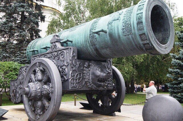 Царь-пушка, калибр которой смогли превзойти только в 1850 и 1944 годах