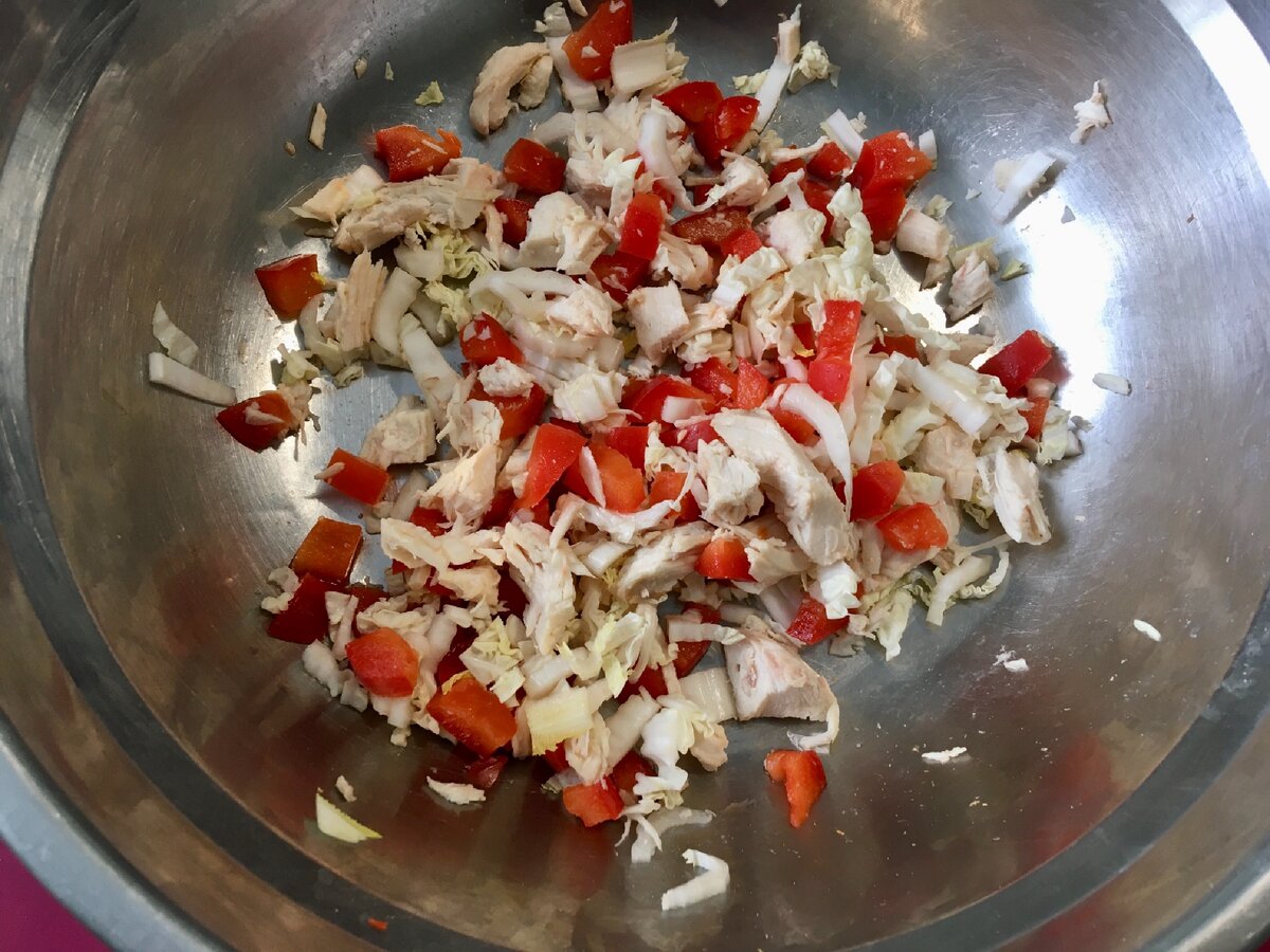 Вкусный белковый салат. Заменяет мне и обед, и ужин. Удерживаю вес вкусно