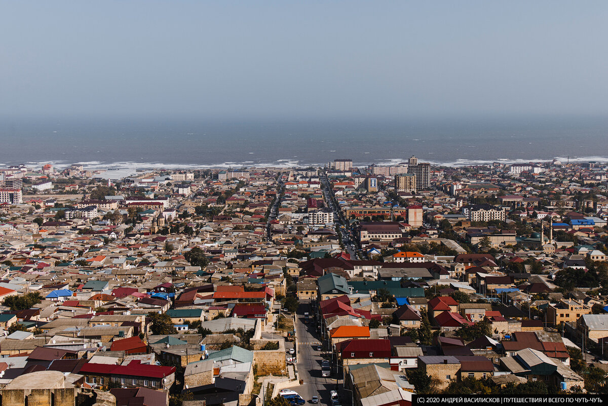 вид на Дербент с крепости Нарын-Кала