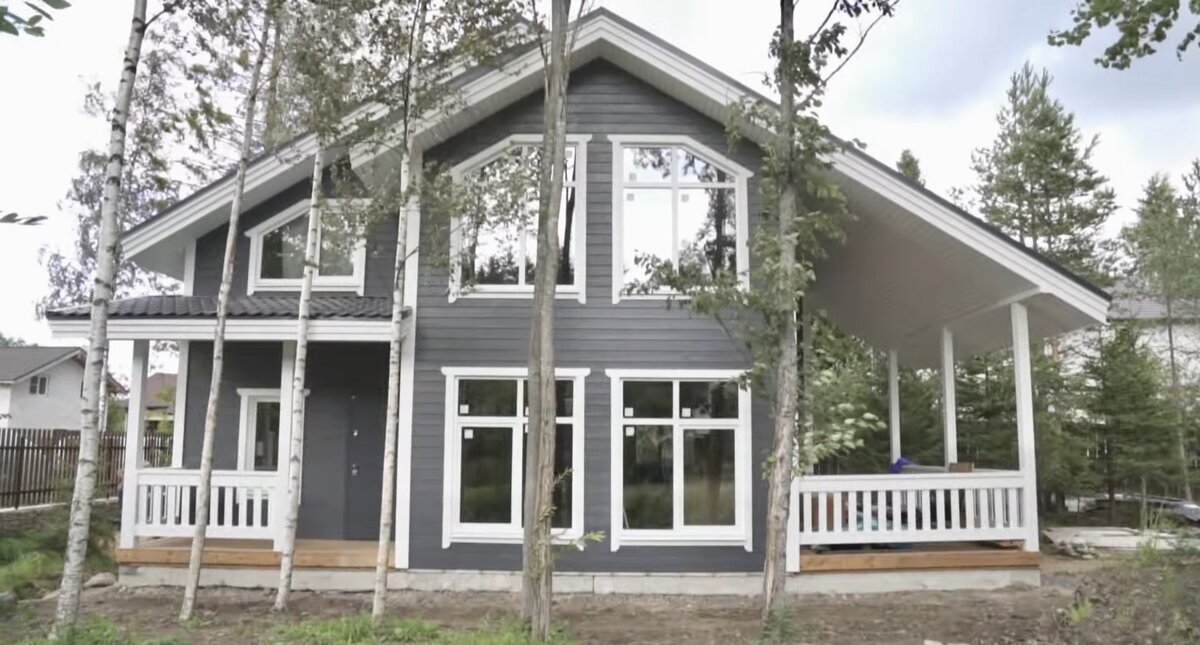 Вот такой двух этажный каркасник находится у меня на участке. Никакого кирпича! Спасибо не надо!)