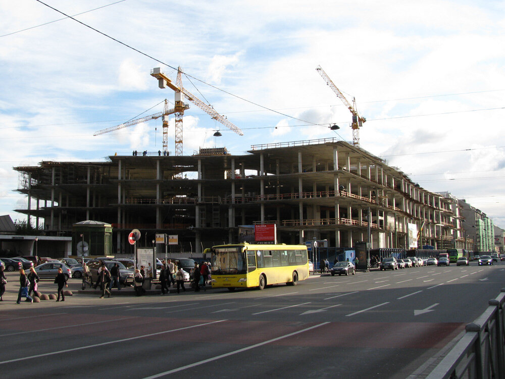 Строящаяся галерея. Строящаяся галерея. Галерея на стройке. Проект нового здания галереи пермь. Строящаяся галерея.