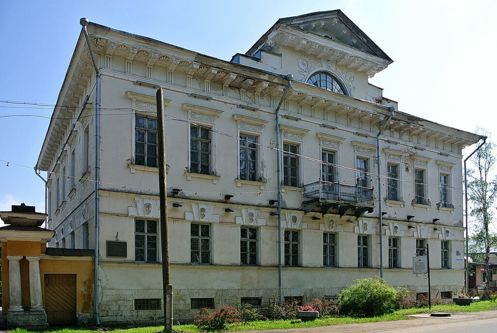 купеческий дом 19 века в россии. «дом купца захарова» устюг. дом купца поздеева устюжна. дом купца чертухина хвалынск. усадьба купцов.