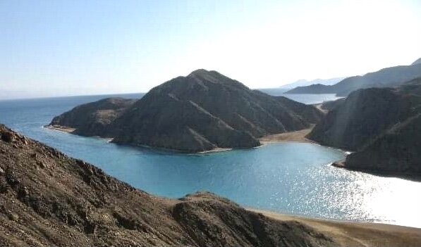 Бухта рядом с Нувейбой. Фото из моего архива