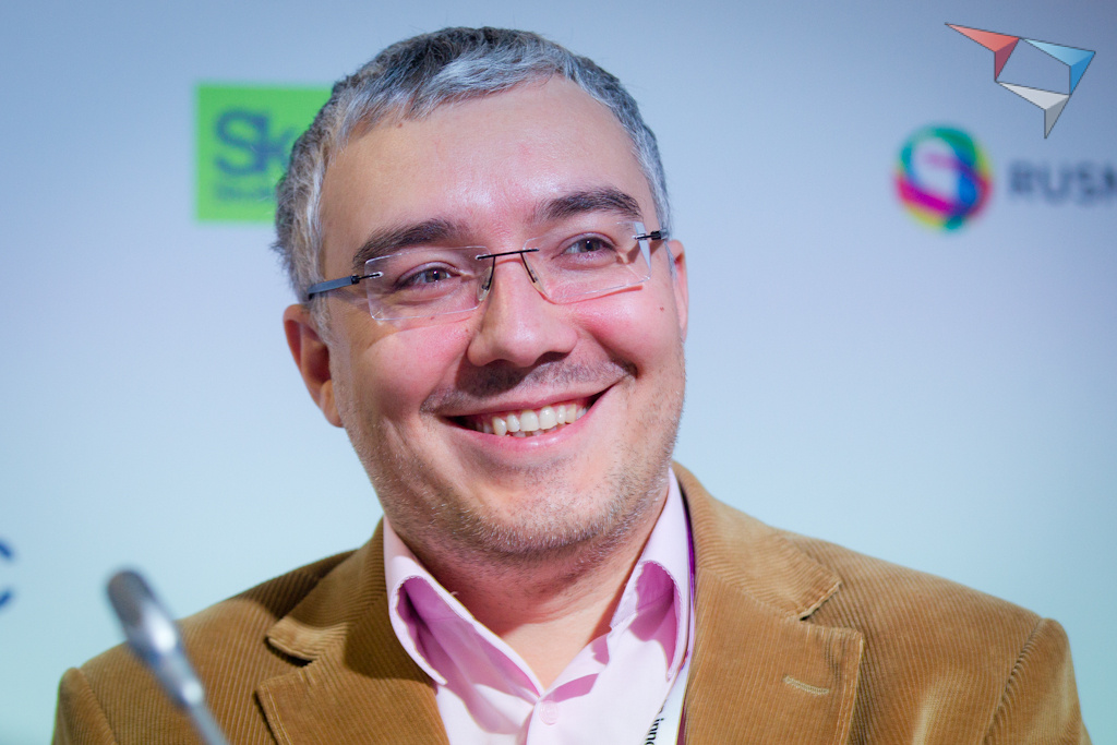 Глава государства Владимир Путин назначил директора направления «Молодые профессионалы» Агентства стратегических инициатив (АСИ) Дмитрия Пескова своим специальным представителем по вопросам цифрового и технологического развития. Соответствующий указ подписан президентом России и опубликован 10 июля 2018 года на сайте Кремля.