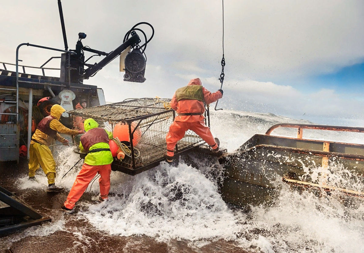 Ловля крабов на Аляске. Опасные профессии. Рыбаки в шторм. Самые опасные профессии. Работа на крабе