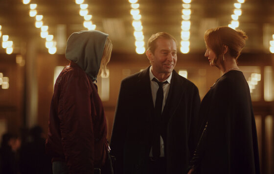 Юлия Пересильд, Константин Хабенский и Виктория Исакова
Кадр: КиноПоиск