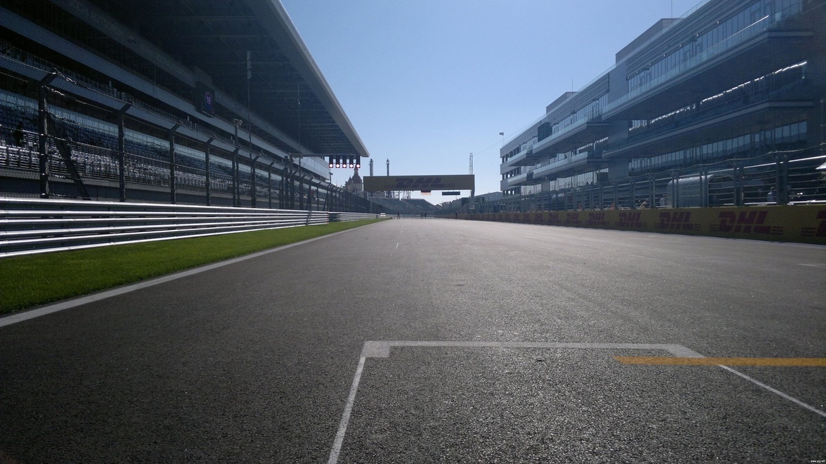 Стартовая пряма Sochiautodrom 