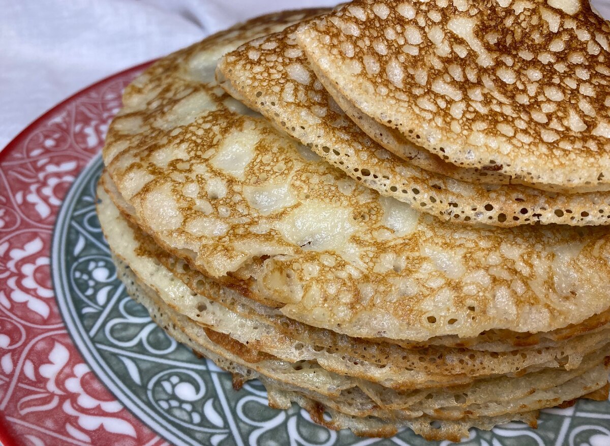 Блины с дырочками на молоке с дрожжами