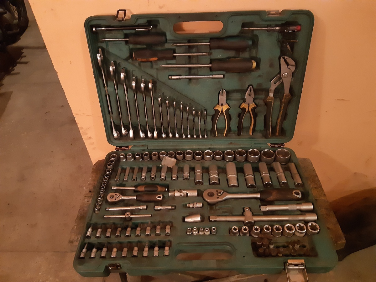 Вот этот чудесный Зеленый чемоданчик.