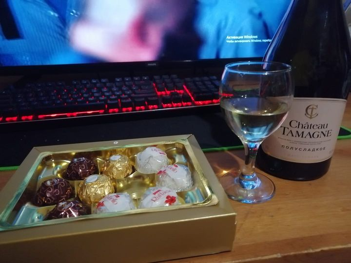 Мой вечерний восьмимартовский читмил.)))