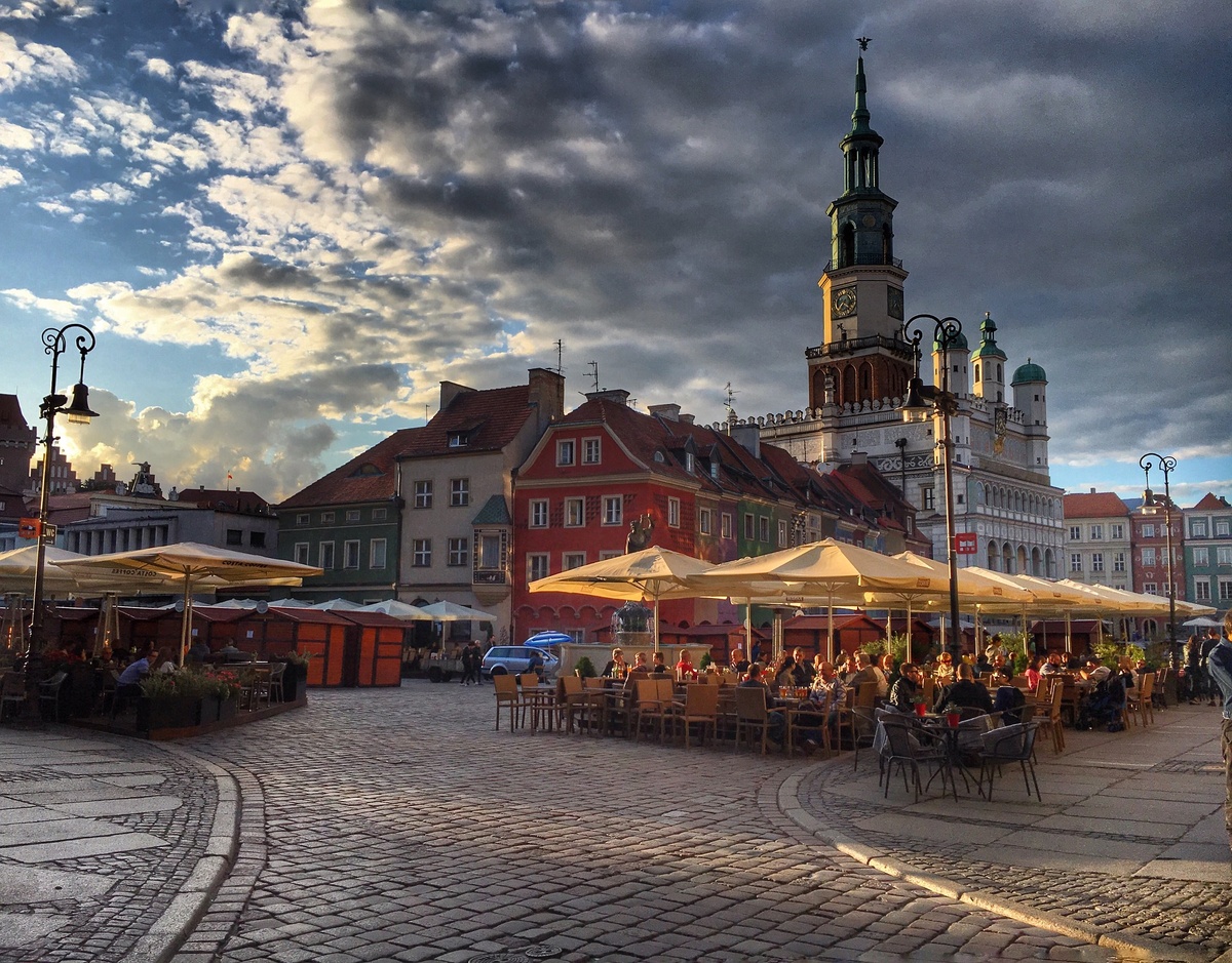 Источник фото: https://pixabay.com/ru/photos/познань-польша-памятники-город-1670738/