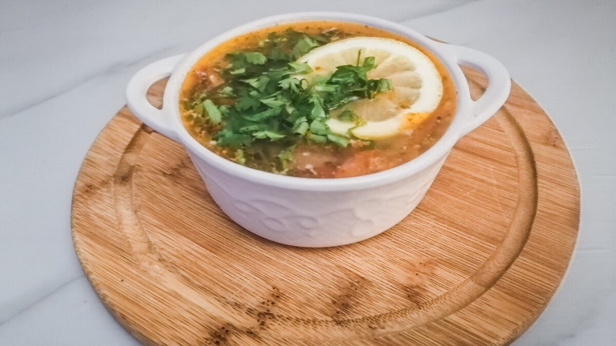 Солянка сборная мясная. Суп без фона. Солянка сборная мясная. Солянка мясная сборная донская. Солянка сборная.