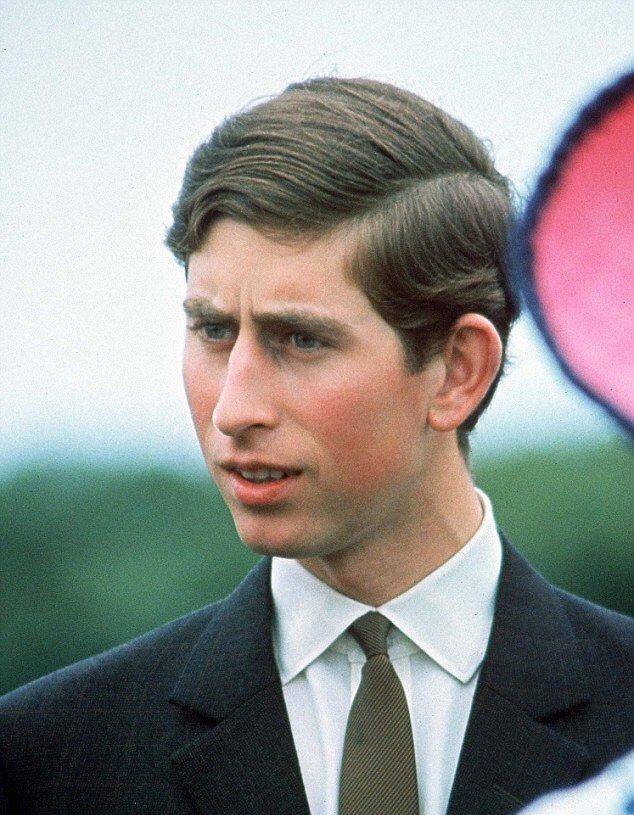 Фото принца Чарльза в юности