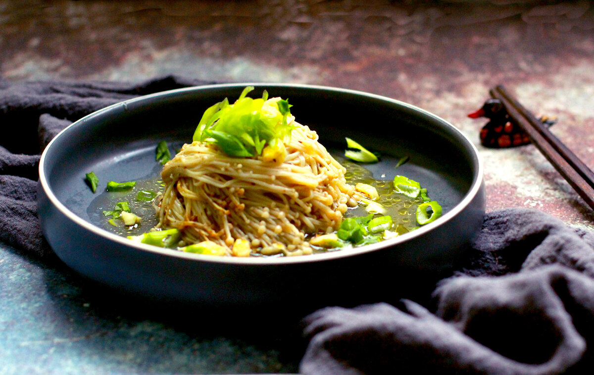 Интересные грибочки эноки от Елены @urbanistka_vl. Никогда не пробовала.