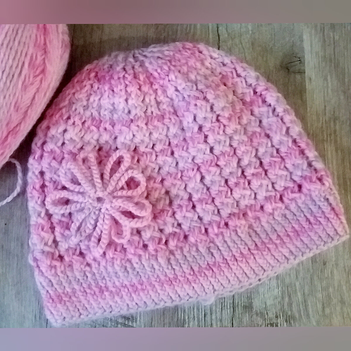 Шапочка женская. Р.54-56.