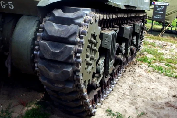 Гусеницы изобрели очень давно, а мы их до сих пор регулярно видим.