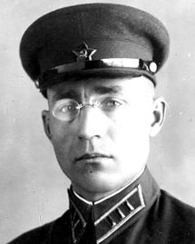 Павел Максимович Ягунов (10 января 1900, село Чеберчино, Симбирская губерния — 5 июля 1942, близ посёлка Аджимушкай, Крым) — советский военный деятель, полковник (1938). Командир 138-й стрелковой дивизии, руководитель обороны Аджимушкайских каменоломен - Википедия