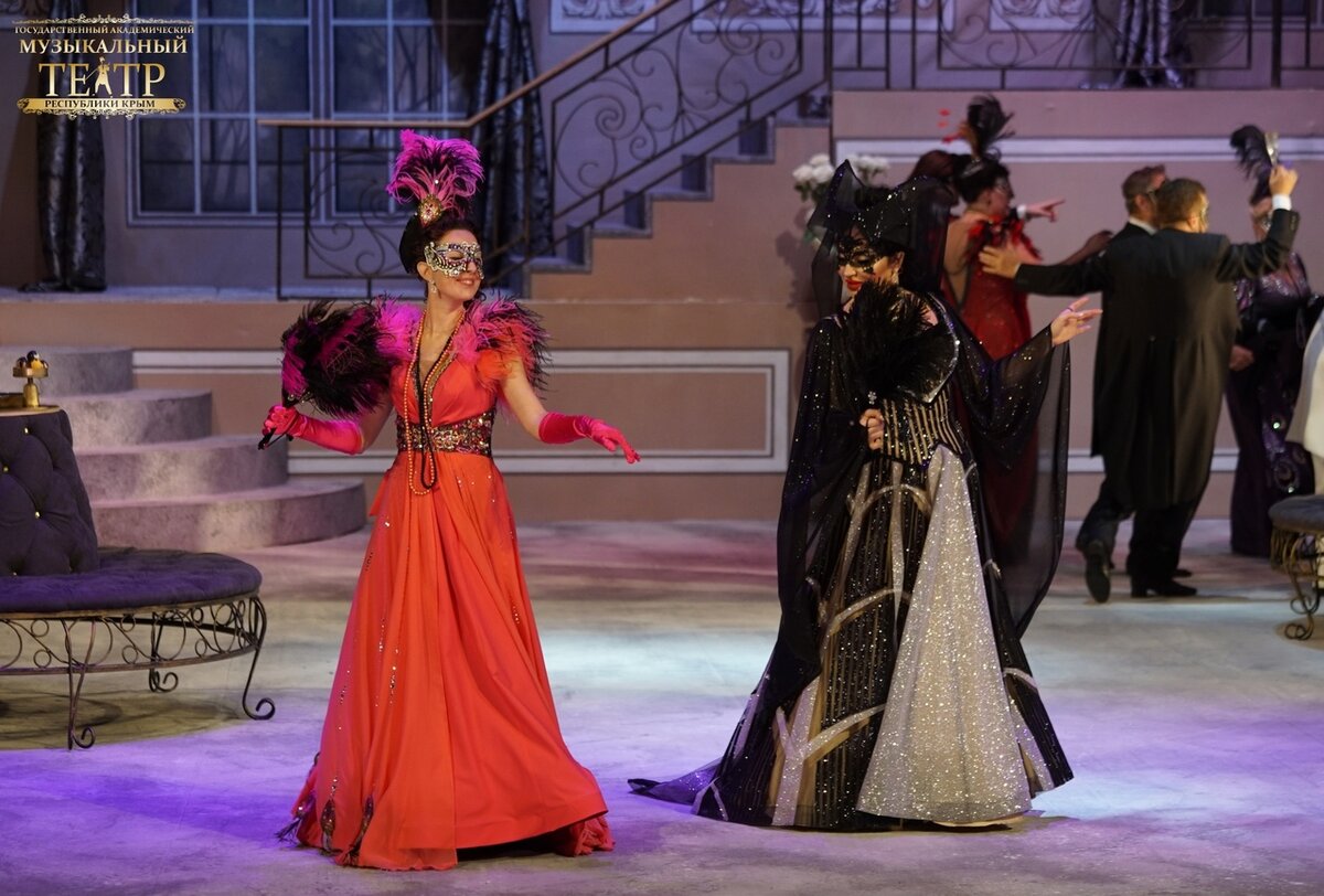 Оперетта "Летучая мышь". Фото со спектакля