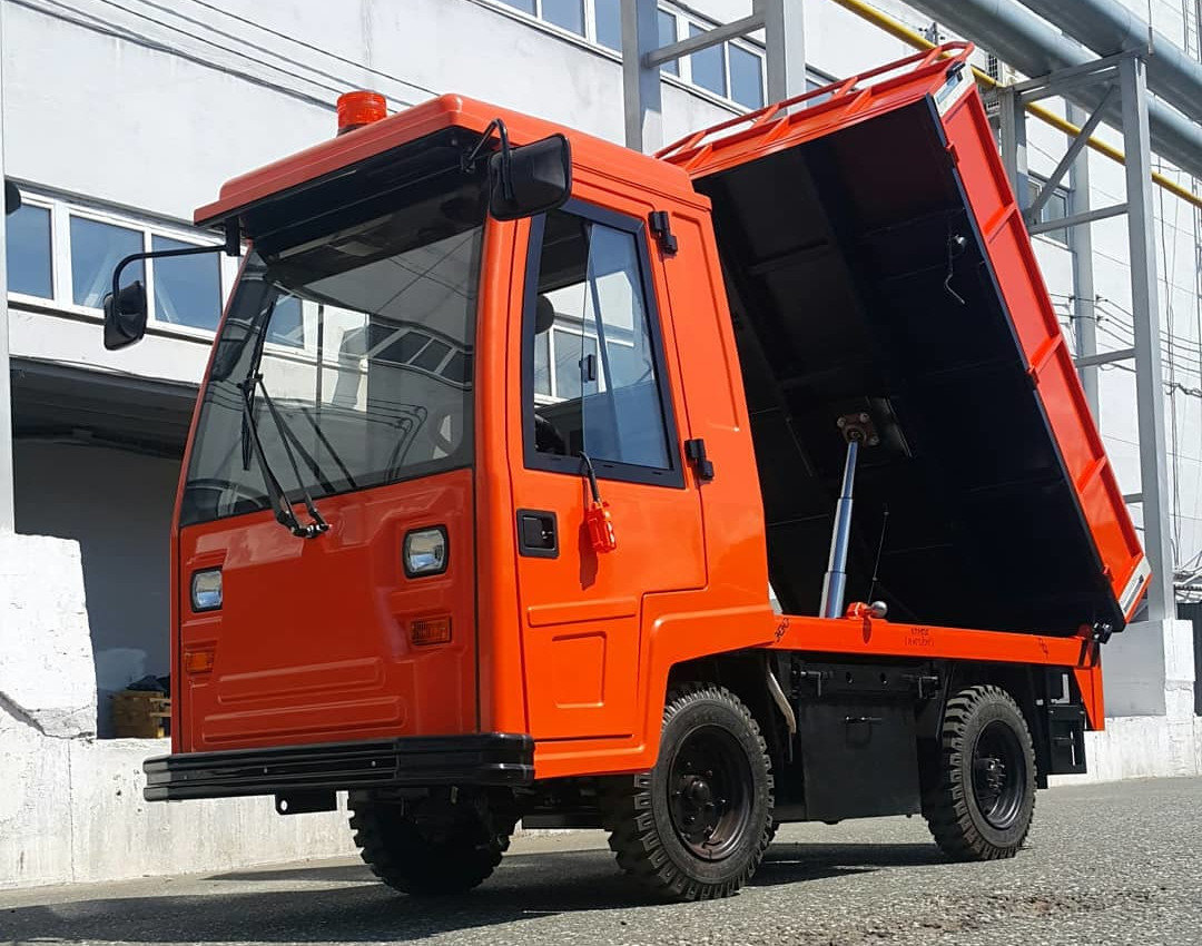 В 2020 году СЭГЗ начал также предлагать варианты электротележек с самосвальным кузовом. Фото: СЭГЗ.