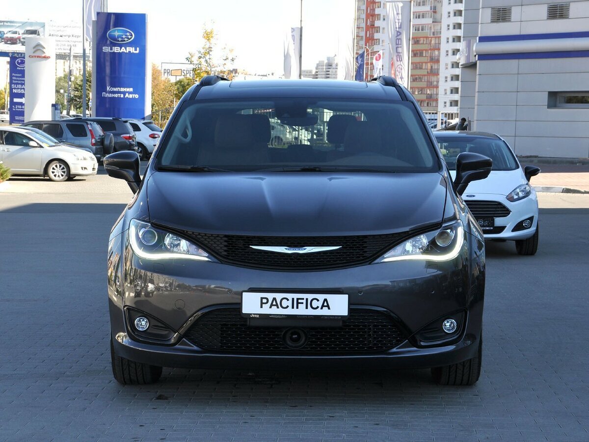 Chrysler Pacifica. Источник иллюстрации - auto.ru