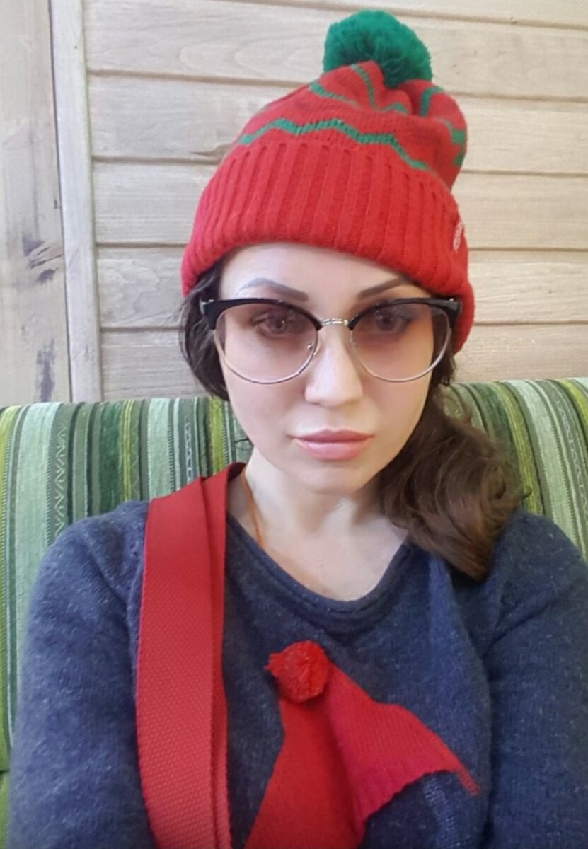 Красный цвет, создает активность и бодрость. Прекрасное классное настроение, для бодрого дня, намеренно создаю и вам рекомендую!