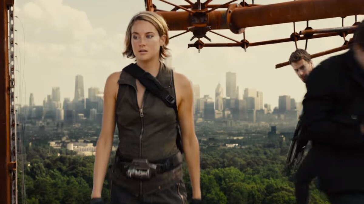 Трис в 3-м фильме с уже отросшими волосами