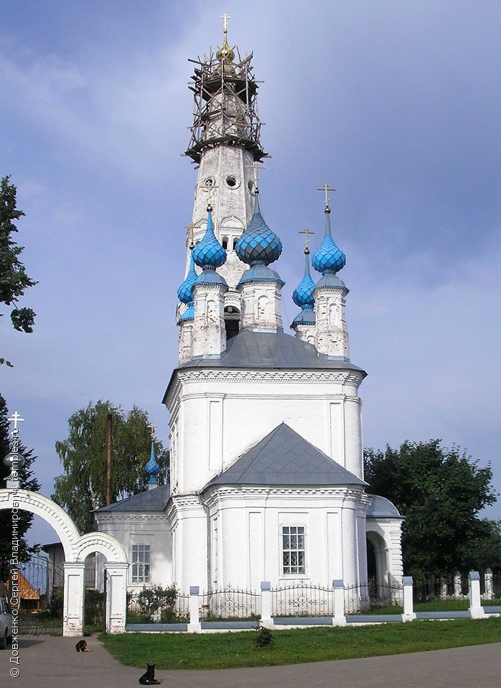 Это храм в селе Михайловское Ивановская обл.,  чудесное место.