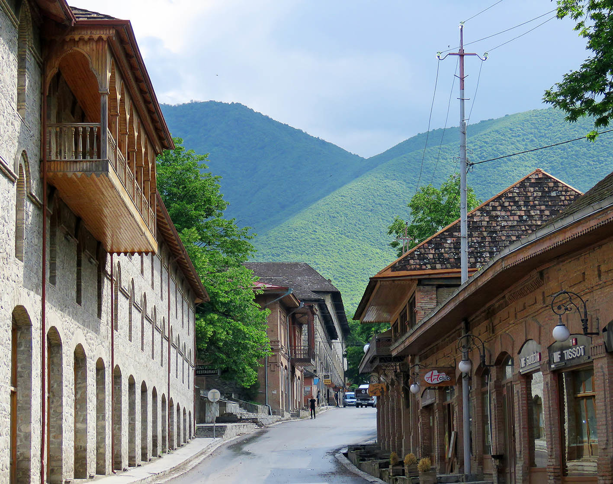 Город шеки в азербайджане фото