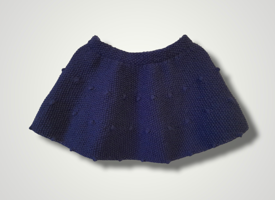 Если немного удлинить ярусы, размер получится для девочки постарше. И форма будет не полу-солнце, а трапеция.