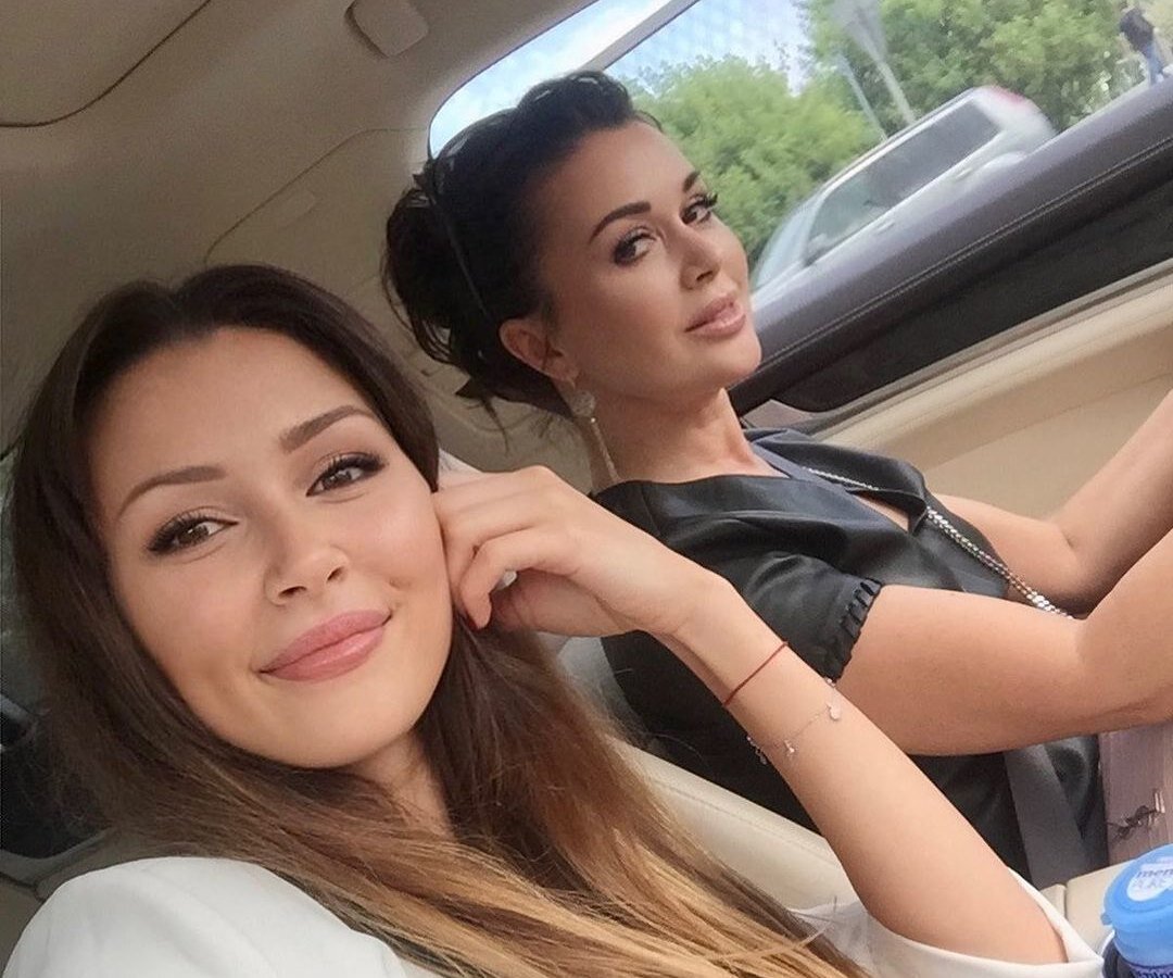     «Мамина популярность»: Анна Заворотнюк призналась, как смогла развить свой блог