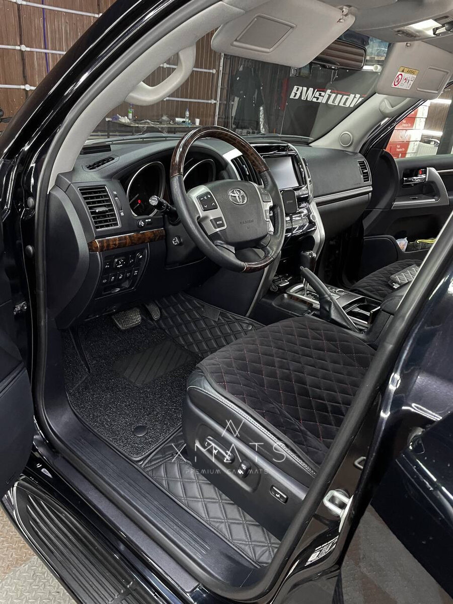 Коврики из экокожи на Toyota Land Cruiser 200
