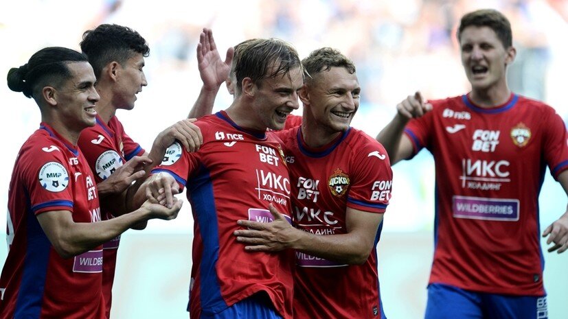     Футболисты ЦСКА Хесус Медина, Бахтиёр Зайнутдинов, Константин Кучаев, Фёдор Чалов и Игорь Дивеев РИА Новости Григорий Соколов