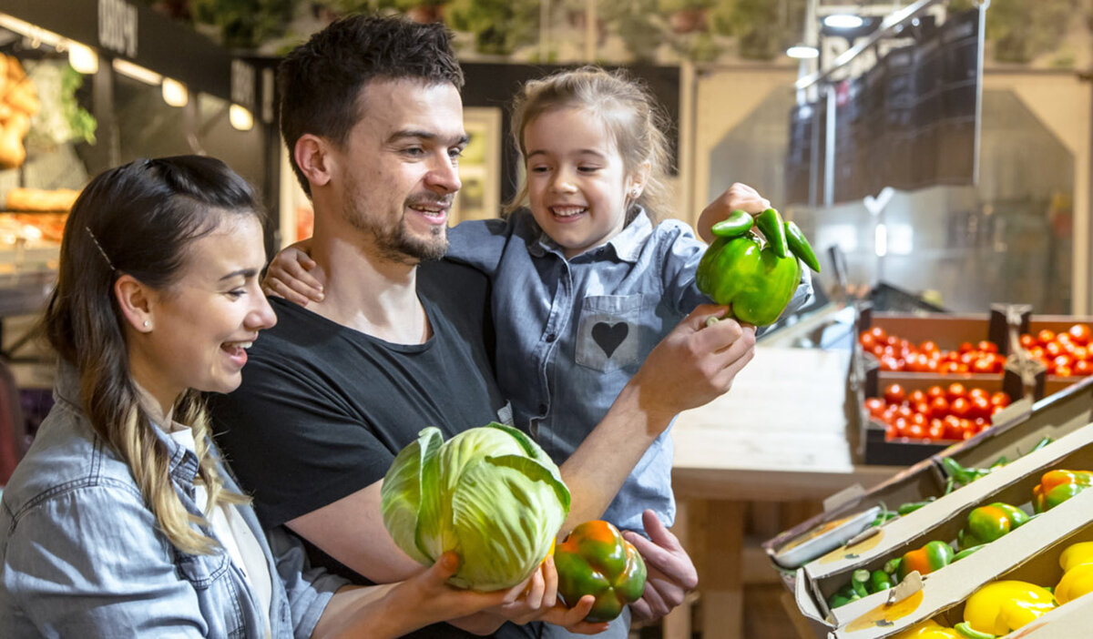 Главное – приучать ребенка к здоровой пище постепенно.  Фото: freepik.com