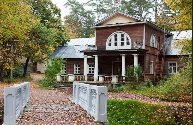 Вилла Айнола.