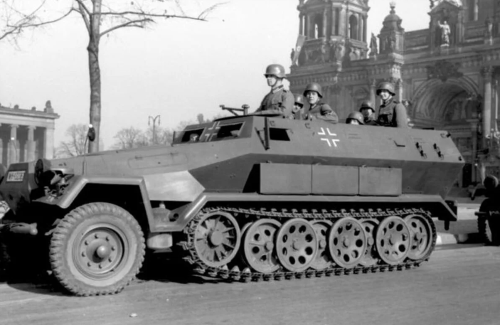 Немецкий бронетранспортёр Sonderkraftfahrzeug 251