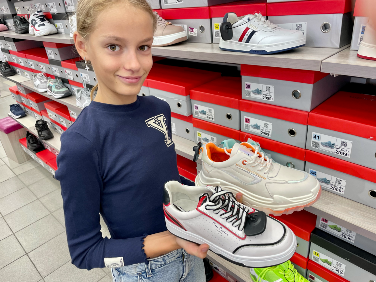 ЛИСТАЙТЕ --->