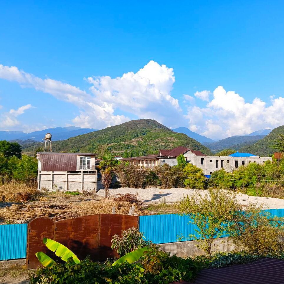 А из нашего окна гор кавказская видна :) Листайте галерею. 