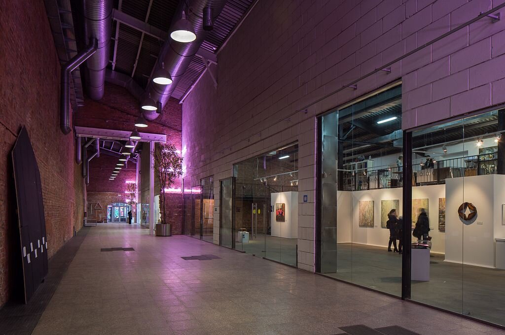 На территории Винзавода действуют арт-галереи, образовательные программы, студии, мастерские и шоу-румы. Фото с официального сайта.