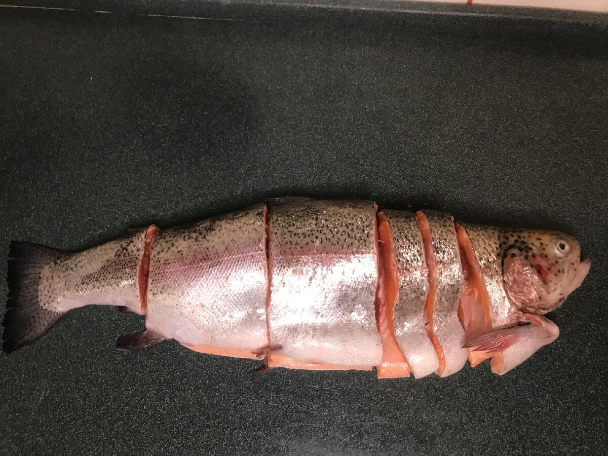 Разделка форели на куски