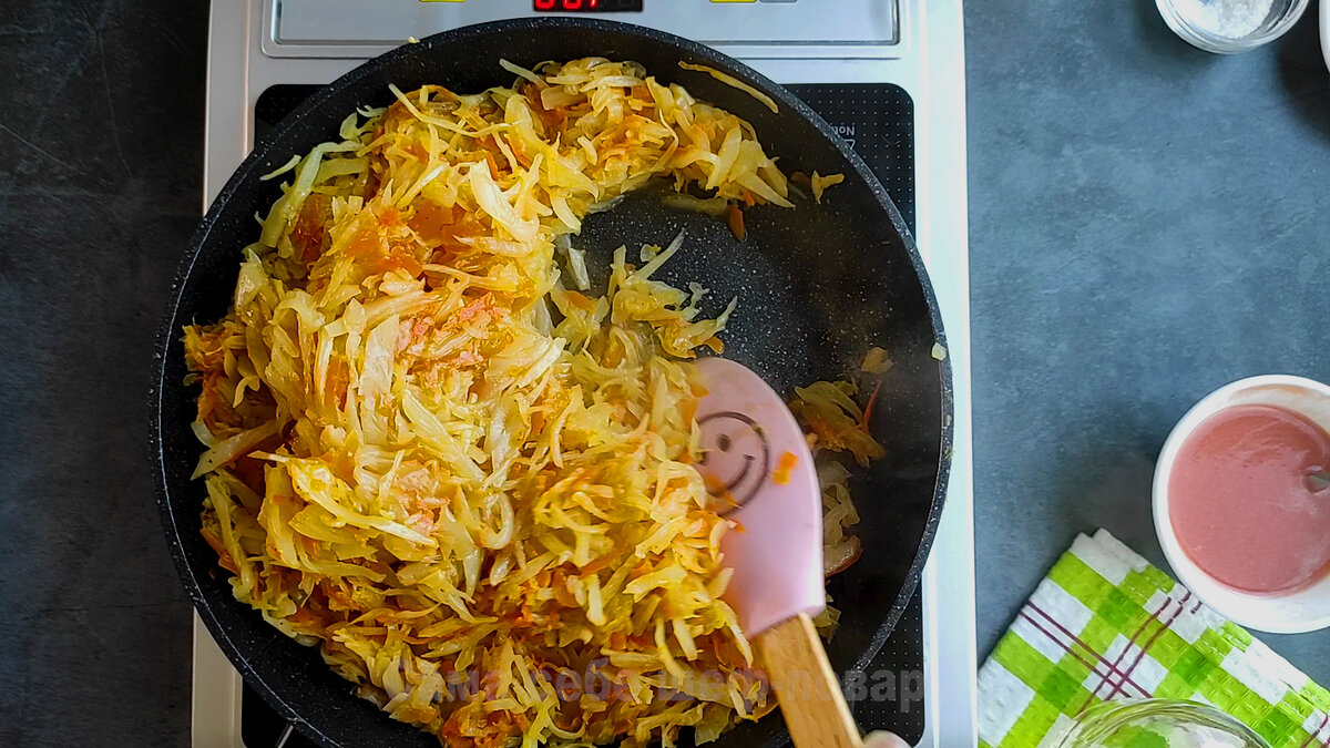 Капуста тушеная «Купеческая»: удивительный баланс вкусов | Кухня без границ  | Дзен